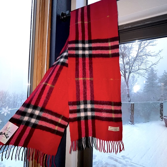 Burberry: Cashmere Giant Check Fringe Lambswool Scarf (Red) - Picture 14 of 14